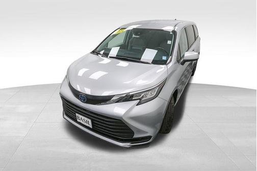 2021 Toyota Sienna LE