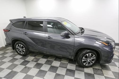 2025 Toyota Highlander XLE