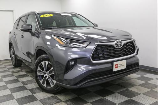 2025 Toyota Highlander XLE