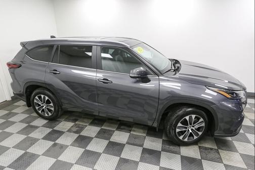 2025 Toyota Highlander XLE