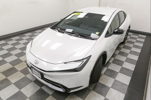 Wind Chill Pearl 2024 Toyota Prius Prime XSE