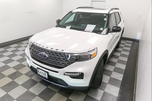 Star White Metallic Tri-Coat 2023 Ford Explorer XLT