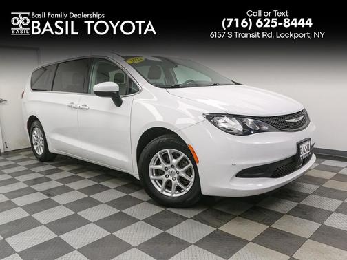 2022 Chrysler Voyager LX