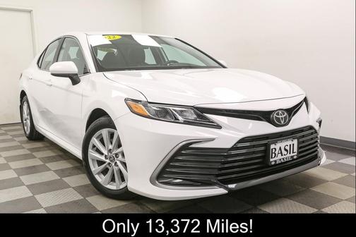 White 2022 Toyota Camry LE