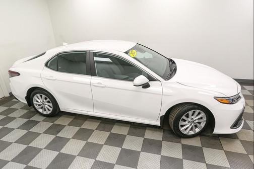 White 2022 Toyota Camry LE