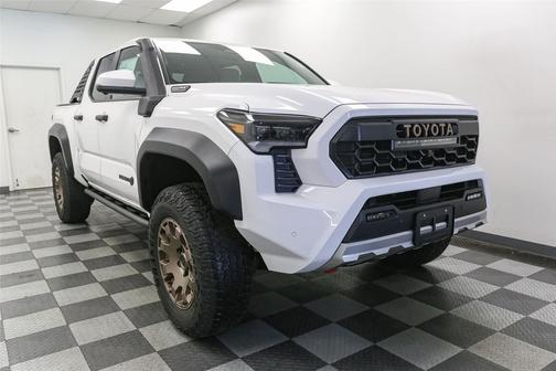 2025 Toyota Tacoma Hybrid Trailhunter
