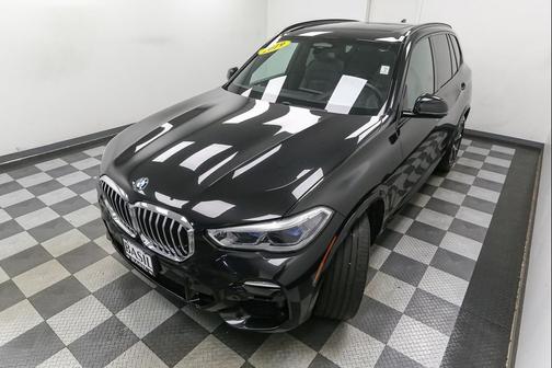 Black Sapphire Metallic 2019 BMW X5 xDrive50i