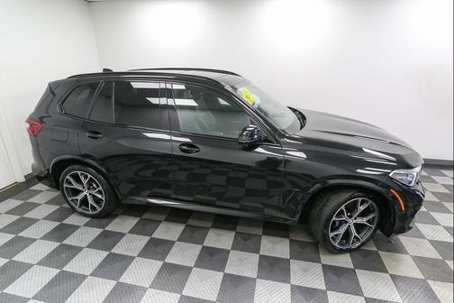 Black Sapphire Metallic 2019 BMW X5 xDrive50i