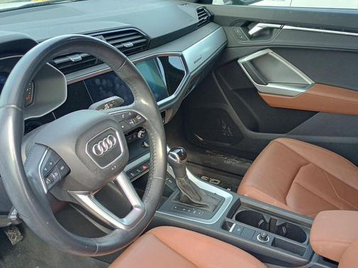 2020 Audi Q3 45 S line Premium