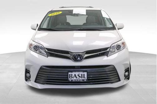 2020 Toyota Sienna XLE
