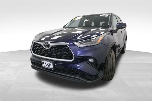 2022 Toyota Highlander LE