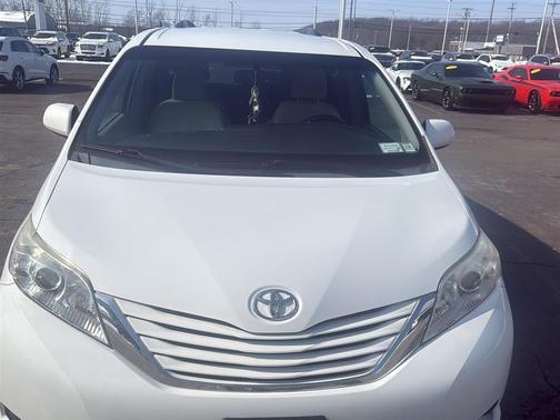 2015 Toyota Sienna LE