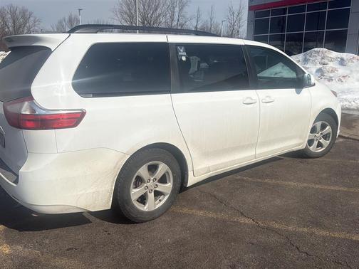 2015 Toyota Sienna LE