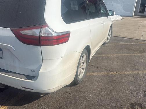 2015 Toyota Sienna LE