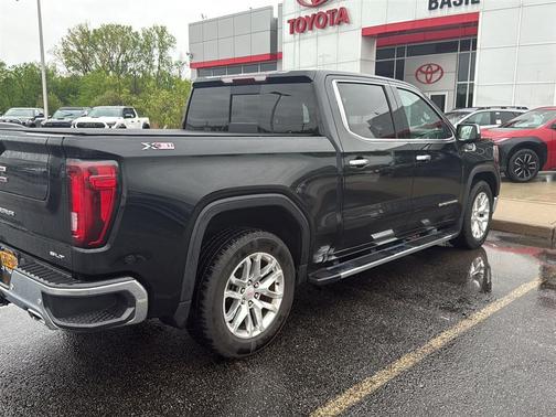 Onyx Black 2021 GMC Sierra 1500 SLT