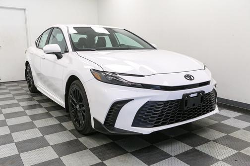Ice Cap 2026 Toyota Camry SE