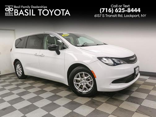 2024 Chrysler Voyager LX