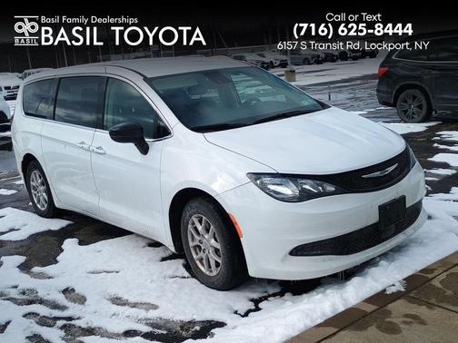 2024 Chrysler Voyager LX