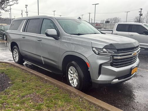 Sterling Gray Metallic 2023 Chevrolet Suburban LT