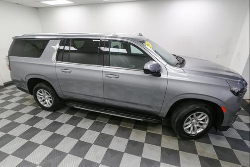 Sterling Gray Metallic 2023 Chevrolet Suburban LT