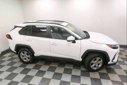 Ice Cap 2023 Toyota RAV4 XLE