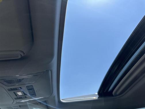 Ice Cap 2023 Toyota RAV4 XLE