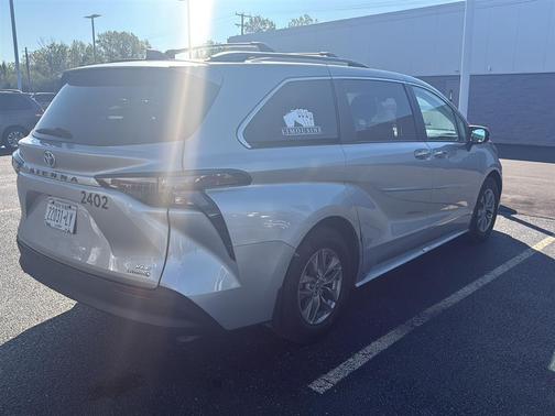 2024 Toyota Sienna XLE 7 Passenger