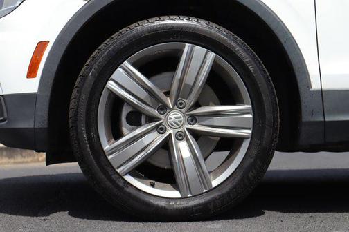 Pure White 2021 Volkswagen Tiguan 2.0T SEL