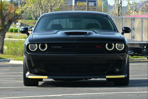 Pitch Black Clearcoat 2022 Dodge Challenger R/T Scat Pack