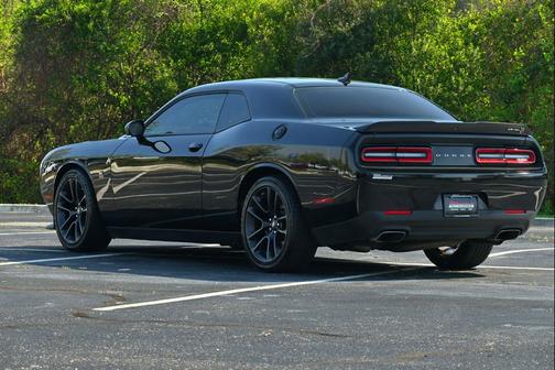 Pitch Black Clearcoat 2022 Dodge Challenger R/T Scat Pack