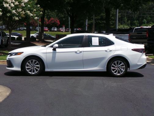 Ice Cap 2024 Toyota Camry LE
