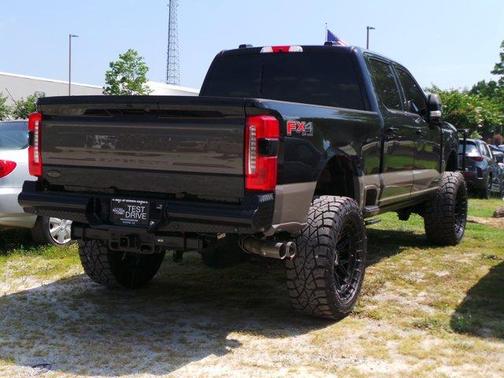 Agate Black/Darkened Bronze 2025 Ford F-350 King Ranch