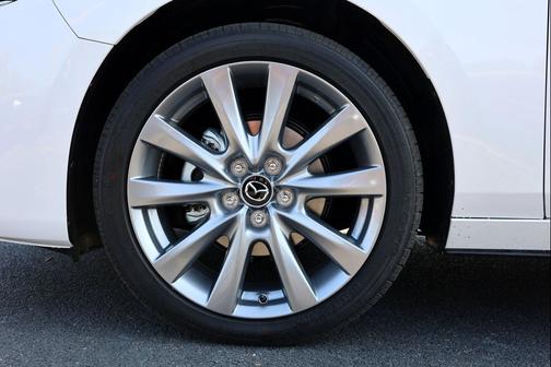 Snowflake White Pearl Mica 2026 Mazda Mazda3 FWD w/Preferred Package
