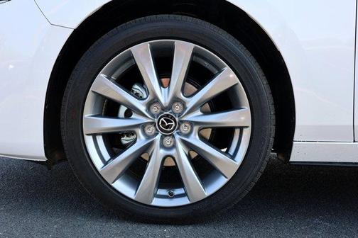 Snowflake White Pearl 2026 Mazda Mazda3 FWD w/Preferred Package