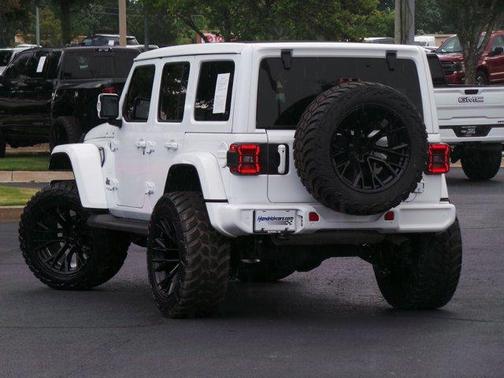 Bright White Clearcoat 2022 Jeep Wrangler Unlimited High Altitude 4x4