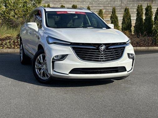 2022 Buick Enclave Essence