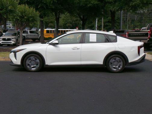 Snow White Pearl 2025 Kia K4 LX