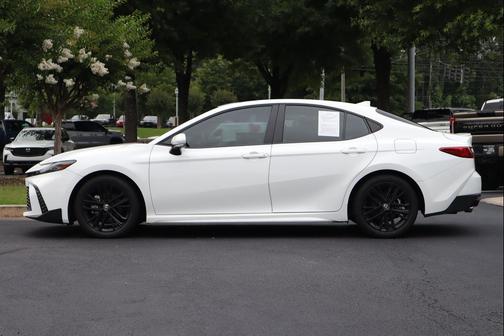 Ice Cap 2025 Toyota Camry SE