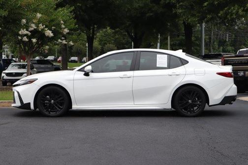 Ice Cap 2025 Toyota Camry SE