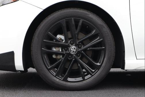 Ice Cap 2025 Toyota Camry SE