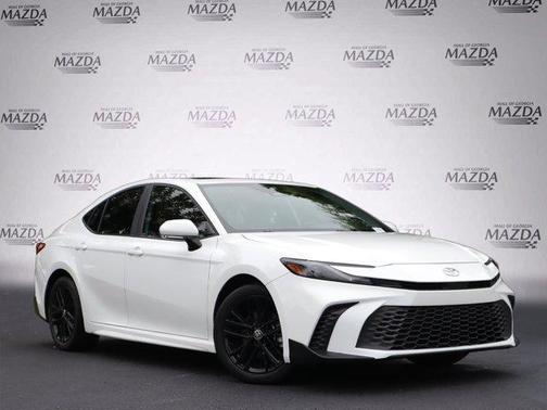Ice Cap 2025 Toyota Camry SE
