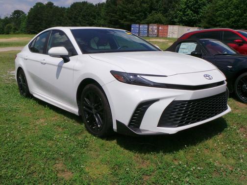 Ice Cap 2025 Toyota Camry SE