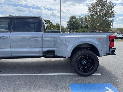 2025 Ford F-450 Platinum