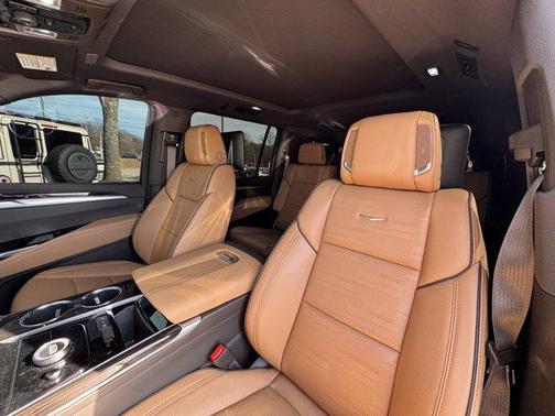 2025 Cadillac Escalade ESV Premium Luxury
