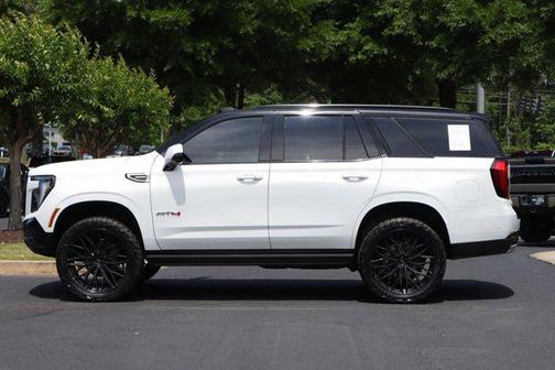 Summit White 2025 GMC Yukon AT4 4WD