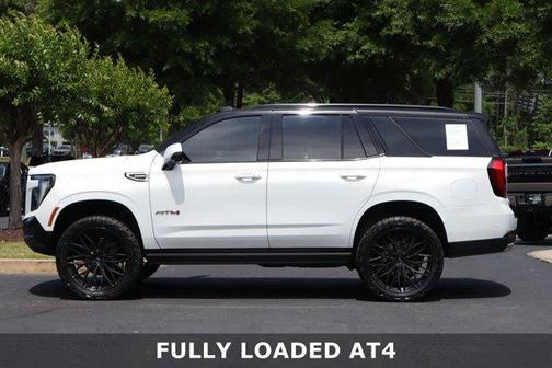 Summit White 2025 GMC Yukon AT4 4WD