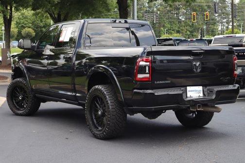 Diamond Black Crystal Pearlcoat 2022 RAM 2500 Laramie Crew Cab 4x4 6'4' Box