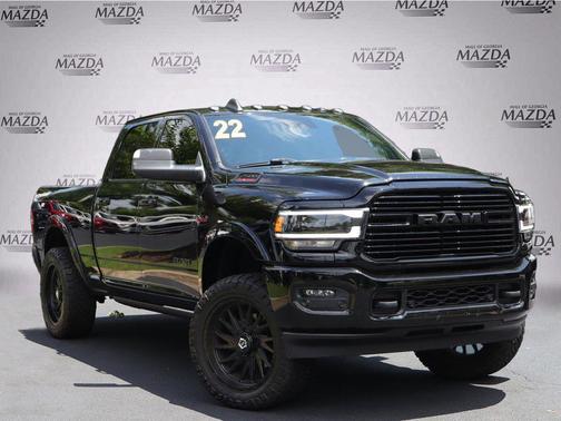 Diamond Black Crystal Pearlcoat 2022 RAM 2500 Laramie Crew Cab 4x4 6'4' Box