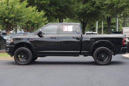 Diamond Black Crystal Pearlcoat 2022 RAM 2500 Laramie Crew Cab 4x4 6'4' Box