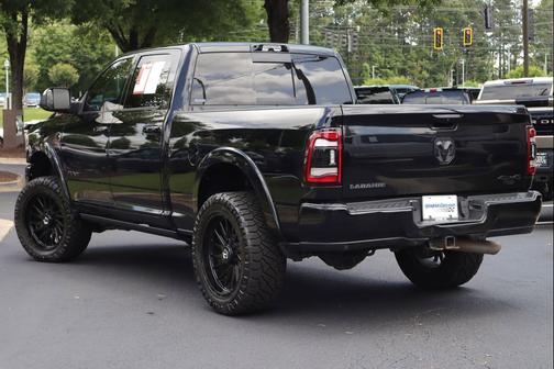 Diamond Black Crystal Pearlcoat 2022 RAM 2500 Laramie Crew Cab 4x4 6'4' Box